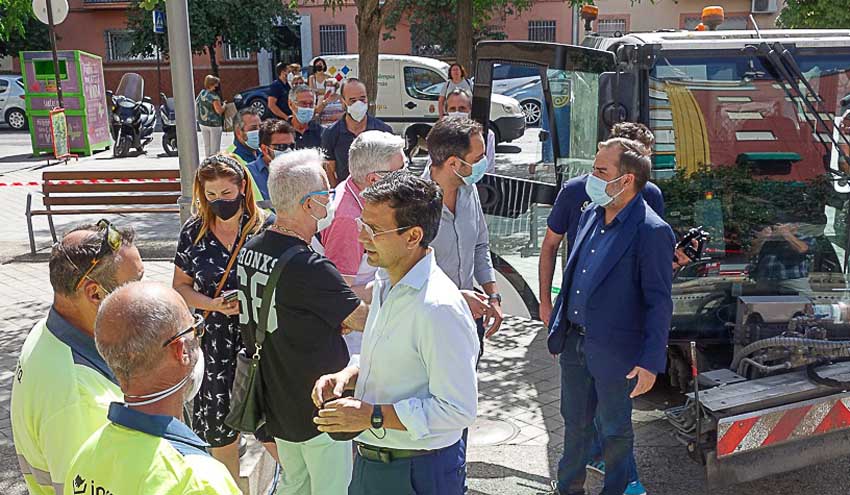 Granada activa un plan de choque de limpieza en todos los barrios durante el verano