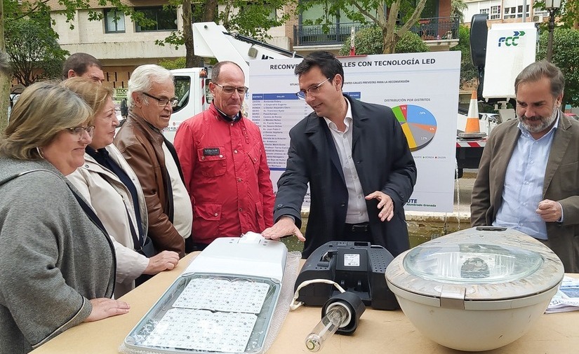 Granada continúa con la renovación de luminarias con tecnología Led