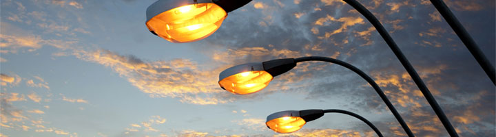 Pamplona aprueba la contratación del suministro de energía 100% renovable para el alumbrado y los semáforos por 2,8 millones