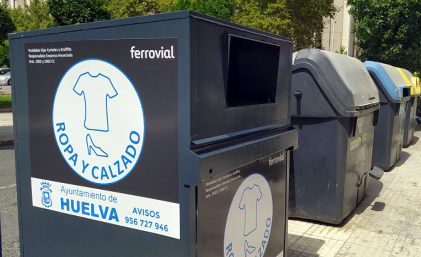 Huelva inicia la instalación de 240 contenedores de ropa y calzado y de aceite doméstico para facilitar el reciclaje en la ciudad