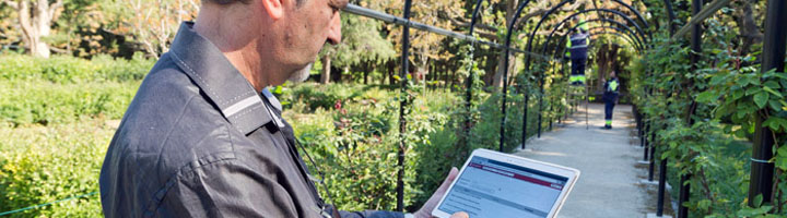 Los inspectores de parques y jardines de Zaragoza trabajan a partir de ahora con tablets