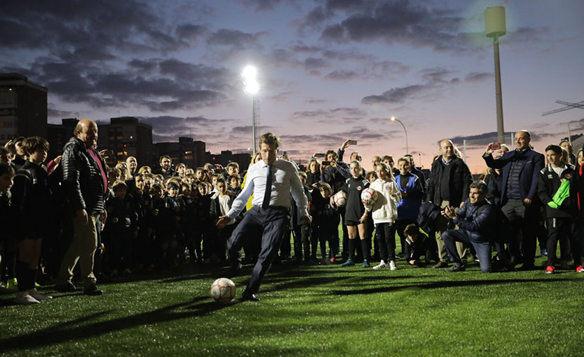 Inaugurado el nuevo campo de fútbol de Oña-Sanchinarro en el distrito madrileño de Hortaleza