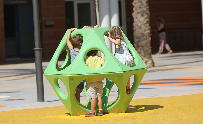 Inclusión, innovación y accesibilidad para la nueva nueva zona de juegos infantiles de la Plaza López Falcón en Almería