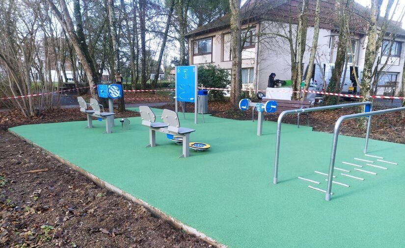 INDUSTRIAS AGAPITO instala un parque deportivo biosaludable en una residencia de mayores en Francia