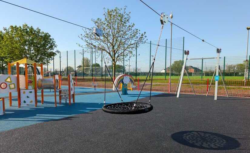 Industrias Agapito promueve la inclusión en Newtownards con un parque infantil accesible y universal