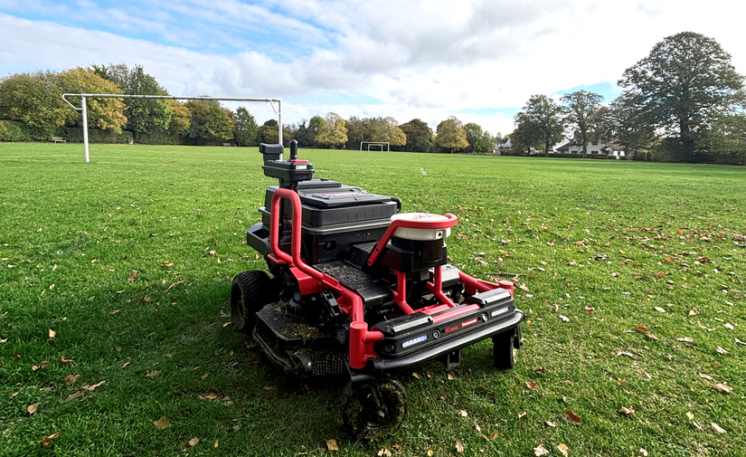 Kress presenta Voyager, el robot cortacésped autónomo para la gestión profesional de áreas verdes
