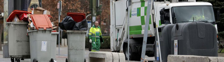 Estudiantes de la Universidad Rey Juan Carlos de Fuenlabrada proponen mejoras en la gestión de RSU de Usera (Madrid)