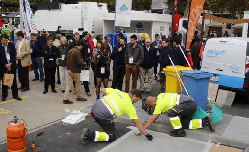 La consejera Meritxell Budó inaugura los salones Municipalia y Innocamping