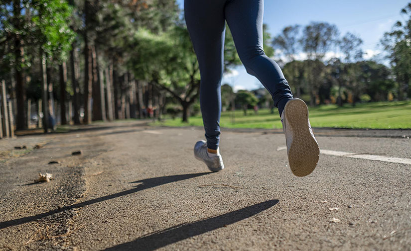 La exposición al verde urbano tiene efectos desiguales en la salud mental de hombres y mujeres