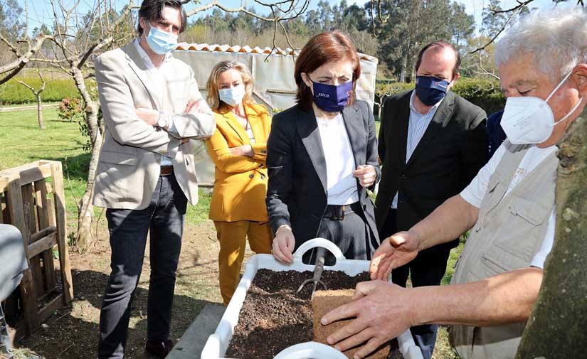 La red de compostaje doméstico de la Xunta superará las 18.000 unidades