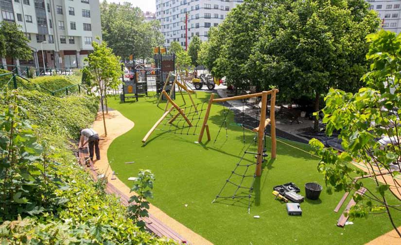 Las obras de mejora de la Plaza Elíptica de los Rosales en Coruña, a punto de terminar