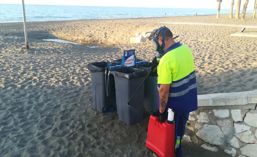 Las playas se suman a las tareas de desinfección de Limasa