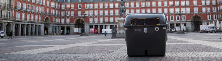 Madrid instala contenedores de envases para la Plaza Mayor