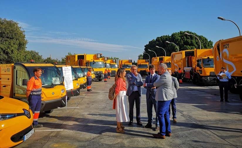 Lipasam inicia un plan de limpieza con baldeo de las calles y espacios públicos durante los meses de verano