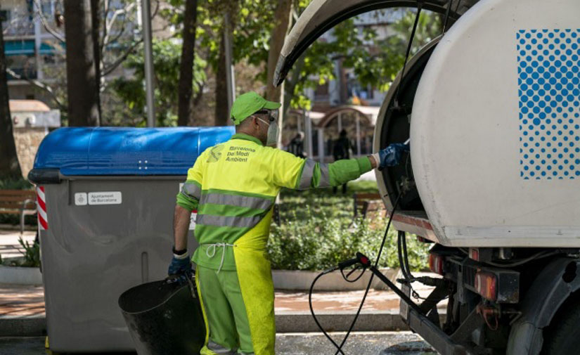 Los servicios de limpieza de Barcelona se adaptan a los usos del espacio público marcados por la prevención de la Covid-19