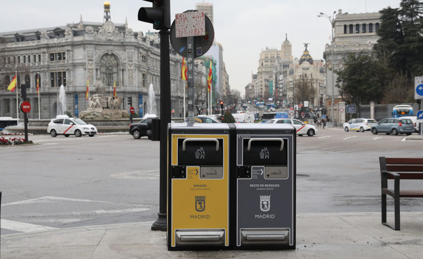 Madrid despliega los sensores de llenado y disponibilidad de bolsas en sus papeleras