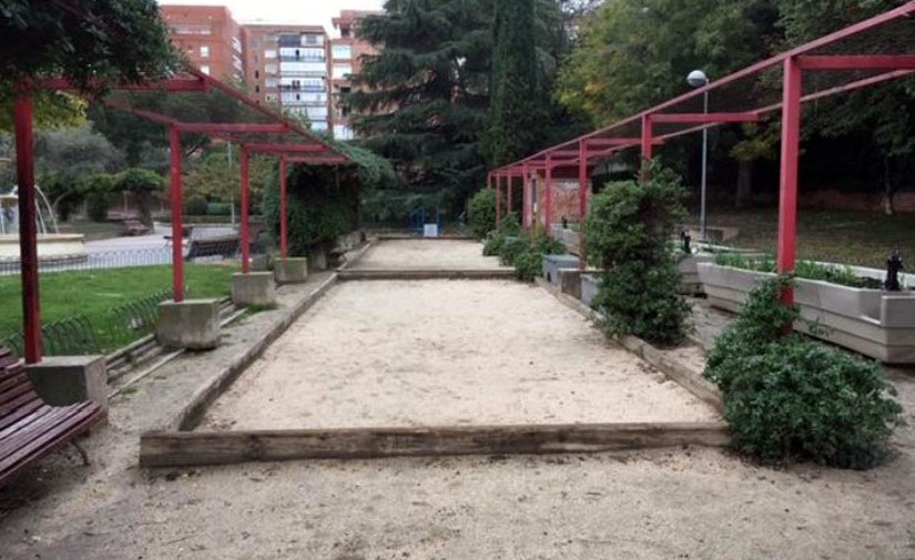 Madrid mejora las zonas ajardinadas y caninas de los jardines de Enrique Herreros