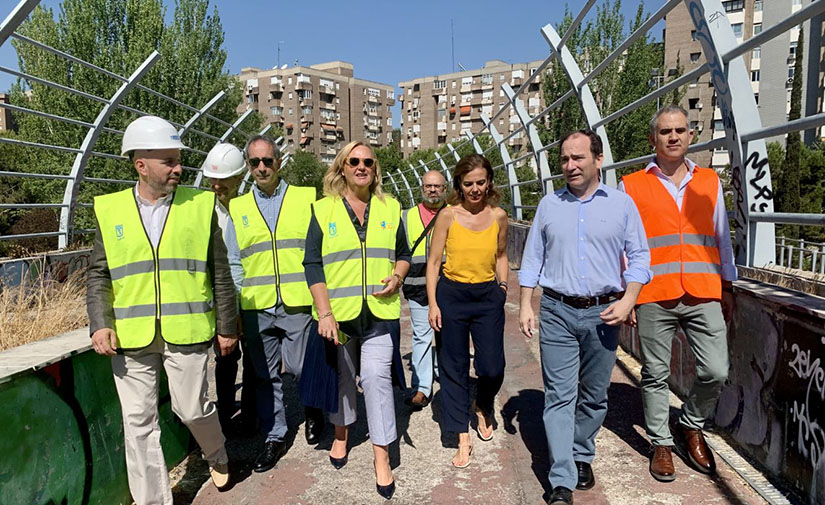 Madrid rehabilita dos pasarelas peatonales sobre la M-30