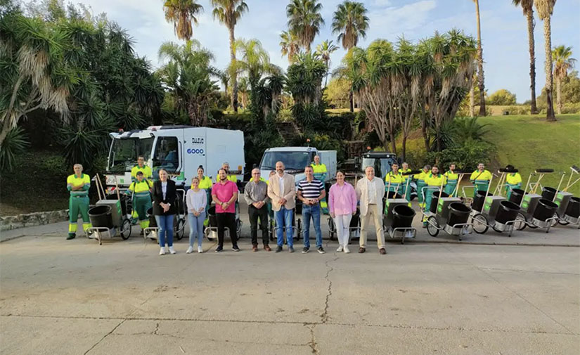 El Alcalde de Los Barrios presenta el nuevo servicio de limpieza viaria