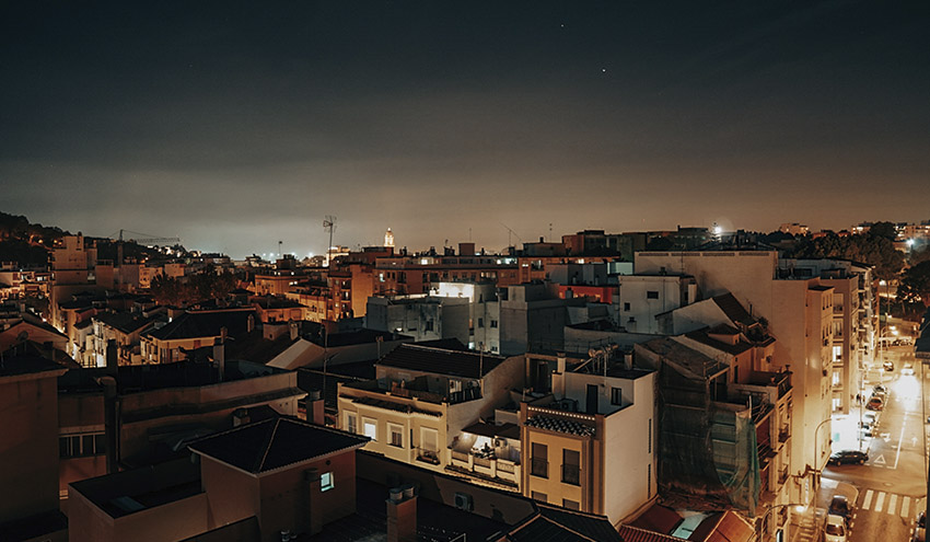 No se reduce la contaminación lumínica poniendo más luces