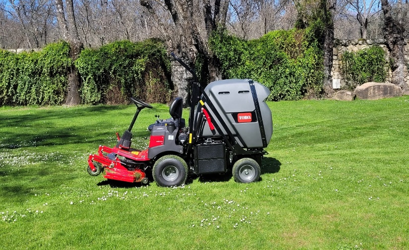 Nueva maquinaria en Fuenlabrada para optimizar el mantenimiento de parques en Loranca