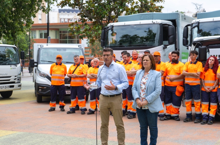 Ontinyent estrenará un nuevo servicio de recogida de residuos con el doble de personal y una flota renovada