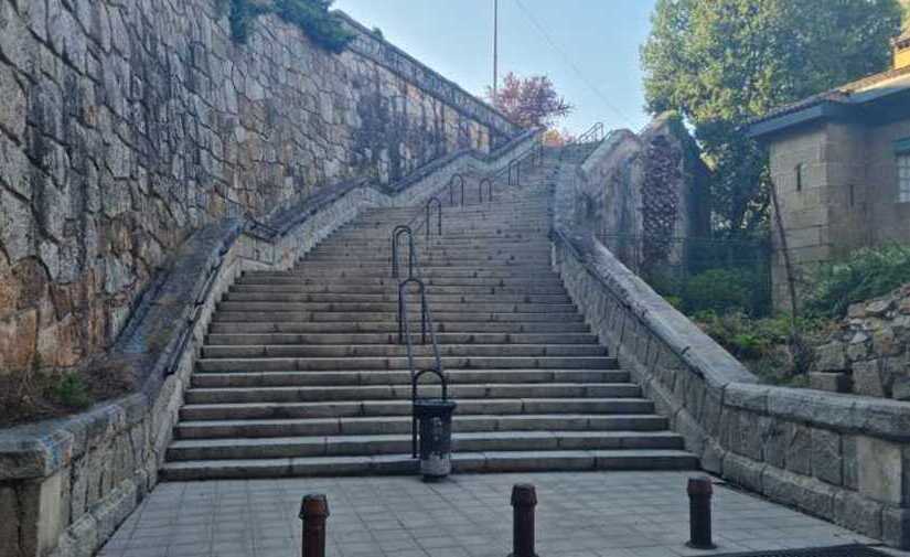 Ourense construirá escaleras mecánicas entre la Praza de San Cosme y la calle Pena Trevinca
