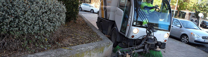 Pamplona destinará 800.000 euros a la compra de 6 máquinas barredoras y baldeadoras de aceras y calzadas