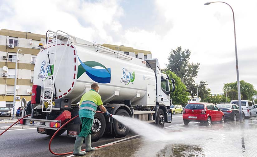 RIGUAL entrega en JEREZ seis camiones de Riego y Baldeo