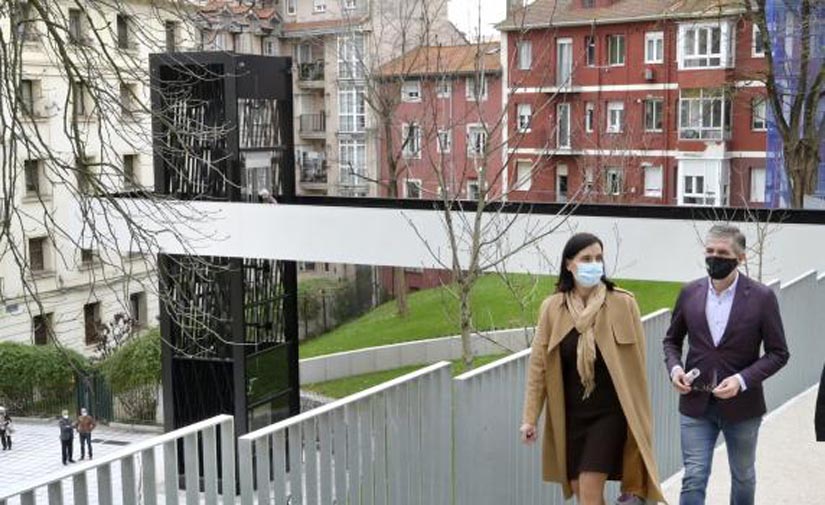 Santander invierte 1,4 millones en el ascensor y la pasarela peatonal del Cabildo