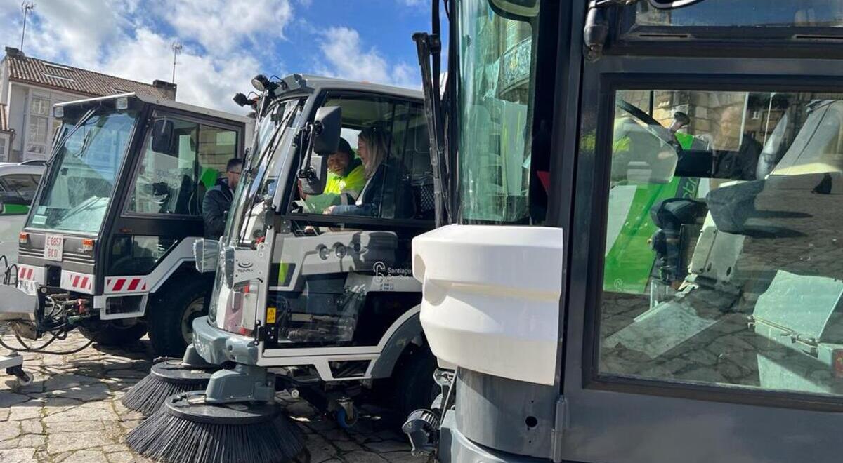 Santiago de Compostela presenta su nueva flota para la limpieza y recogida de residuos