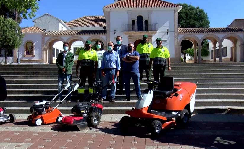 Se refuerza y moderniza, con nueva maquinaria, la limpieza de parques y jardines en Villarrobledo