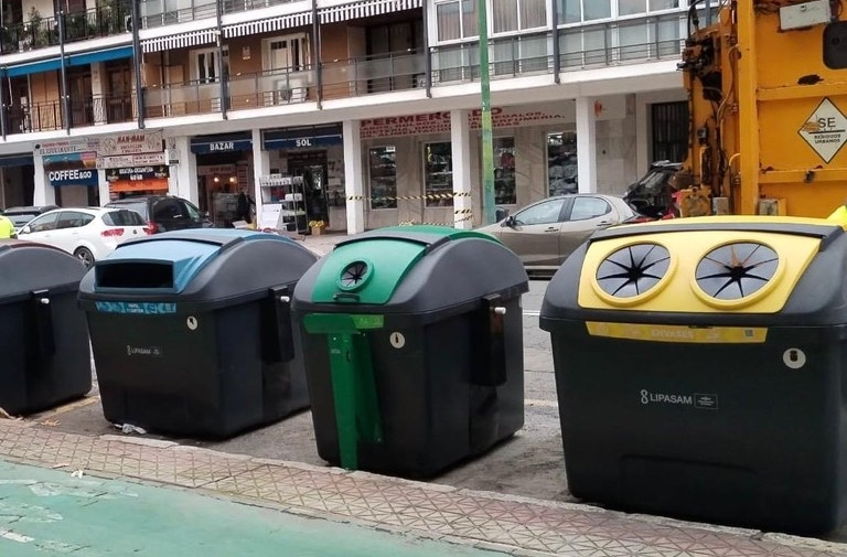 Sevilla aplica inteligencia artificial para aumentar el reciclaje de vidrio en 13 barrios de la ciudad