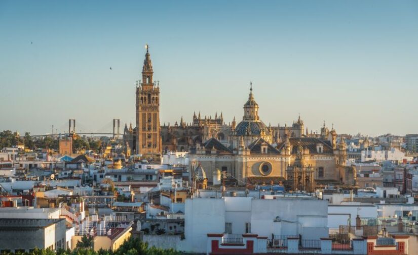 Sevilla y Barcelona reciben la Etiqueta Misión por sus avances hacia la neutralidad
