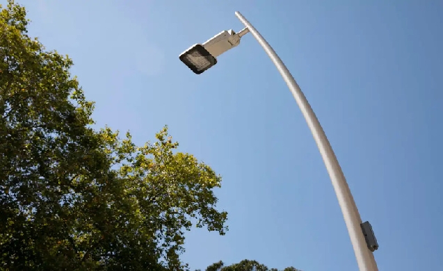 A Coruña avanza en la sustitución del alumbrado público en parques infantiles