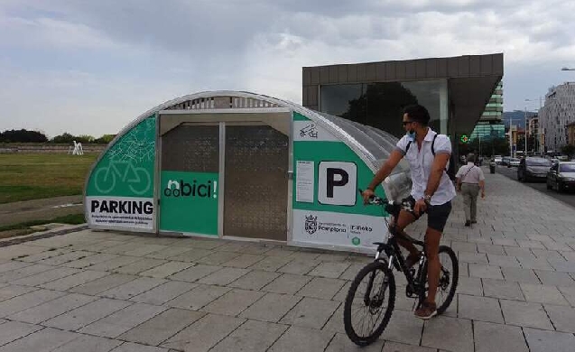 Adjudicada la gestión y mantenimiento del sistema municipal pamplonés de aparcamientos de bicicletas