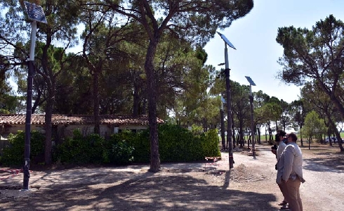 Albacete comienza la instalación de 409 farolas solares en el parque periurbano de La Pulgosa