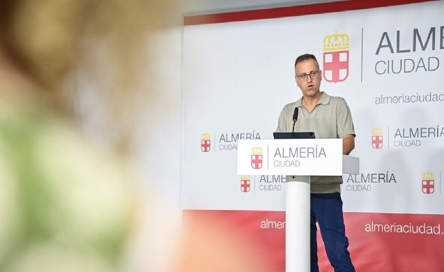 Almería destinará 193 millones a modernizar el servicio de limpieza viaria y de playas durante los próximos siete años