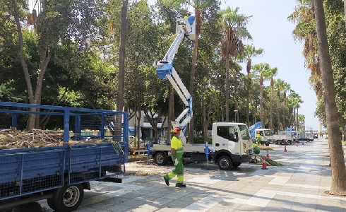 Almería formaliza el nuevo contrato de Parques y Jardines de la ciudad