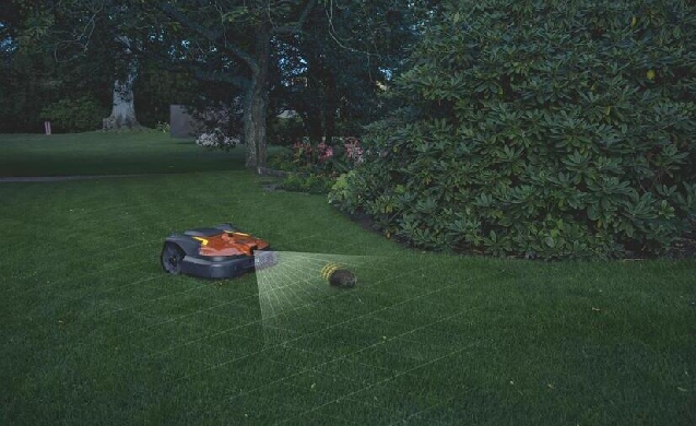 Automatización, visión artificial y sistemas sin cables: así es la nueva generación tecnológica de Husqvarna