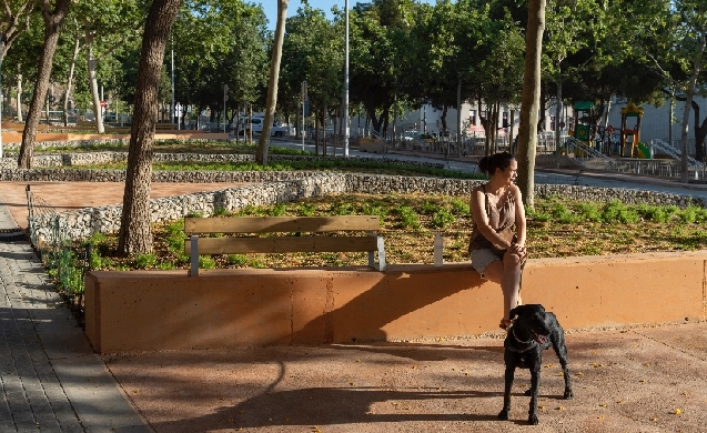 Badalona renaturaliza la Rambla de Francia con más vegetación, mejor gestión del agua y nuevos usos vecinales