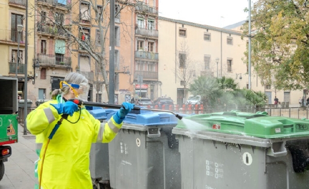 Barcelona refuerza la limpieza y la recogida de residuos en Ciutat Vella con nuevas medidas contra el incivismo