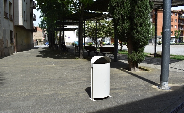 Benito Urban relanza su papelera DARA con más capacidad, resistencia y diseño