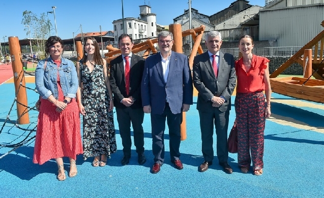 Bilbao estrena el nuevo parque de La Landa en Punta Zorrotza tras una inversión municipal de 2,6 millones