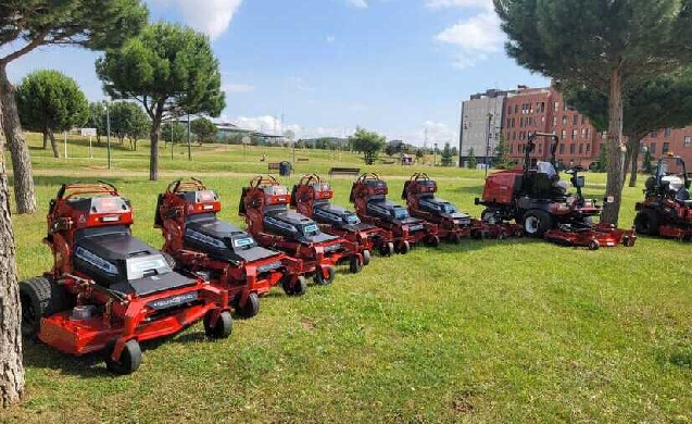 Burgos incorpora segadoras profesionales eléctricas Toro para el mantenimiento de zonas verdes
