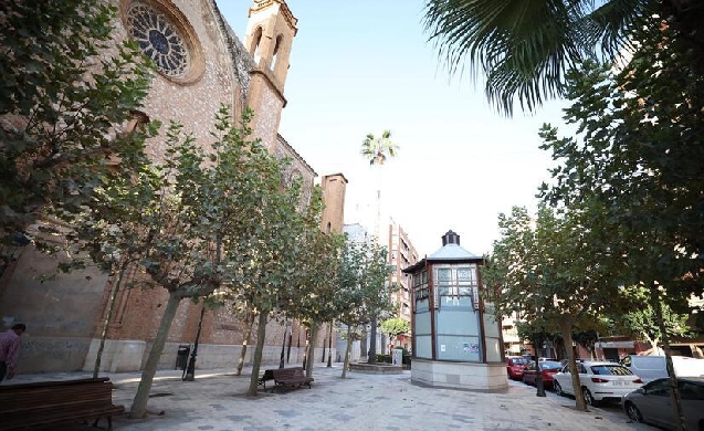 Burriana impulsa mejoras en limpieza, residuos, educación y urbanismo en el primer pleno del año