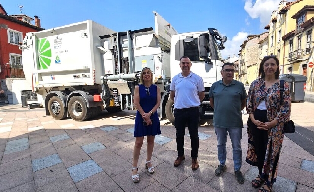 Cogersa lidera la modernización de la recogida de residuos en Grado con nuevos sistemas de recogida lateral