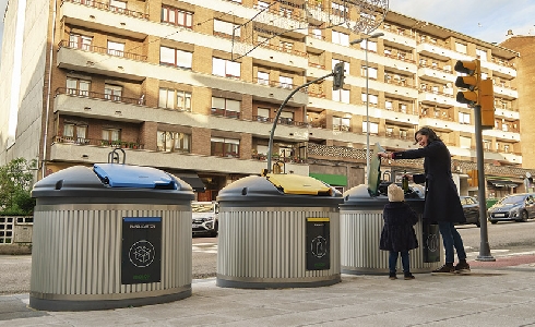 Corvera sustituye iglús de residuo selectivo por contenedores semisoterrados