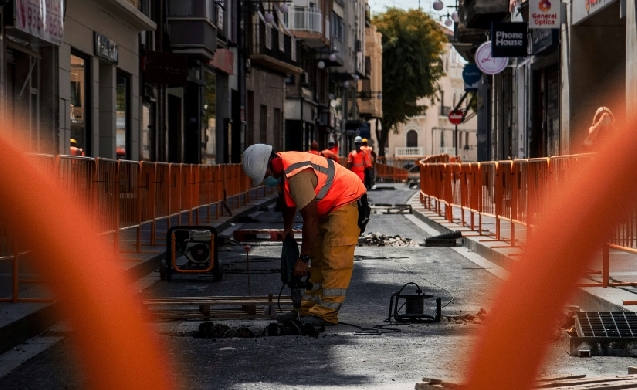 El Gobierno permitirá a autonomías y ayuntamientos destinar el superávit de 2024 a inversiones sostenibles hasta 2027