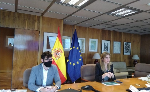 El MITECO se compromete con la transición energética en el ámbito municipal ante FEMP